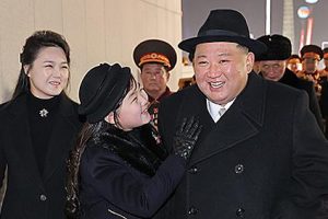 ＜北朝鮮緊急インタビュー＞ 娘「ジュエ」観覧の軍事パレード、住民はどう見たか？　 「あの子が後継者？ そう考える人はいない」