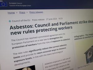 欧州グリーンディールで労働者のアスベストばく露増なぜ? EU理事会と議会が保護強化に暫定合意