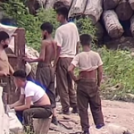 ＜北朝鮮動画＞素手で土木工事の女性兵士 ガリガリに痩せた男性兵士　超望遠レンズが捉えた最近の姿