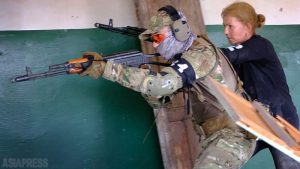 <ウクライナ>戦う女性たち「故郷守る」と防衛隊に (写真17枚)