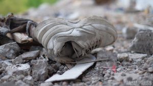 <ウクライナ>「戦争は人間の悲しみそのもの」集合住宅を襲った巡航ミサイル(ウマニ) 写真11枚