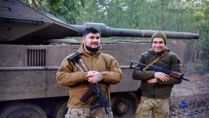 <ウクライナ・東部戦線>レオパルト2A6ドイツ供与の最新鋭戦車、戦車長は22歳 (動画+写真18枚)