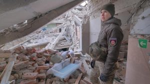 <ウクライナ東部>病院ミサイル攻撃 ロシア軍の「ダブルタップ攻撃」警察医療隊(2) 写真13枚+地図
