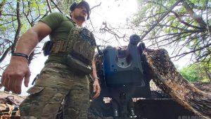 <ウクライナ東部>兵士の肖像(2・前編)武器弾薬不足とドローン攻撃で苦戦する砲兵部隊 写真11枚