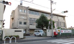 大阪・堺市の小学校「見落とし」アスベスト除去で説明会 有害性の説明ゼロ 児童不在時の作業要望も市拒否