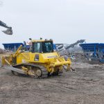 ＜ウクライナ＞日本の支援の現場2・ミサイルが破壊の建物瓦礫、再生建材に（写真21枚）