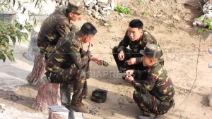 <北朝鮮超望遠撮影>兵士の体格良くなり軍服もパリッ なせ? 「中国から見える場所には壮健な兵士を配置、軍服も別途支給している」 住民には粗末な姿見せぬよう当局が指示 恵山(写真 7枚)