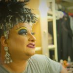 ウクライナのLGBTQ(1)「お母さんには言っちゃだめ」戦時下のドラァグクイーン、ジーナ・スマイル