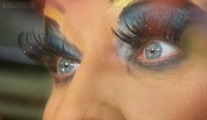 ウクライナのLGBTQ(2) 戦死したゲイ兵士パートナーの苦悩 戦時下のドラァグクイーン、ジーナの涙