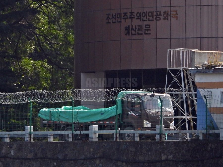 <北朝鮮内部>中国が制裁違反の資源輸入を推進か 銅鉱石、水産物など 11月から本格再開との情報も