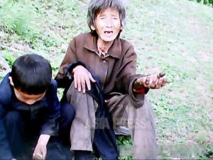 <북한사진보고> 버림받는 노인들(2) 나라와 가정에서도 포기…홈리스가 된 사람도