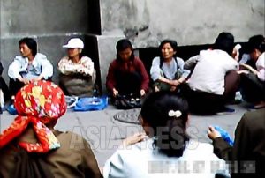 김정일 추모행사 회피자 속출...'사상투쟁' 대상되나? '집안일로 바빴다'는 내부협력자