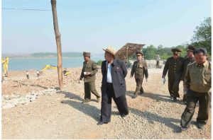 <북한주민 인터뷰> 김정은에 엄격한 평가 잇따라 '할아버지 흉내만' '쪼끄만놈' '뚱뚱하다' 비난도