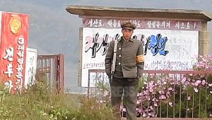 ＜북한내부＞ "중국이 쳐들어온다", "전쟁이 일어난다" 떠도는 소문 차단에 애를 쓰는 김정은 정권, 체포자까지(사진3장)