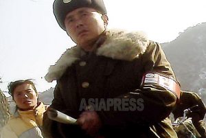 ＜북한내부＞ 과격화하는 인민 통제 (3) 14살 중학생을 교실에서 수갑 채워 연행... 외국 영화 본 본보기