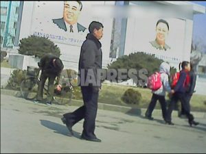＜북한내부＞ "빨랫비누 1개와 옥수수 몇 kg..." 김일성 생일의 특별배급에 대해 주민들에게 물었다