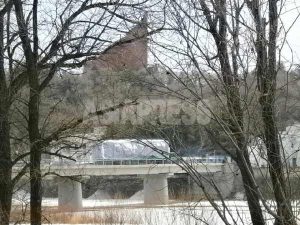 <북한내부> 혜산에서 중국과의 육로 무역 재개 방북 상사원은 격리 "북한에 불신 강해 상담 저조"