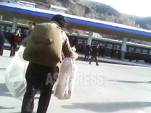 ＜북한내부＞ 이용자 격감해 객차 편성 축소, 국가는 물자 수송 위해 철도 운수에 주력