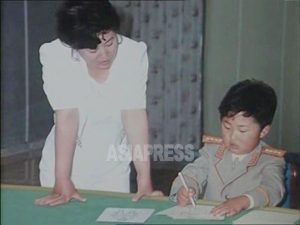 ＜북한내부조사＞김정은 탄생 축하는 없음　"지금도 몇 살인지 아무도 몰라", "아직 어려서이지 않을까"　신작 선전영화 상영