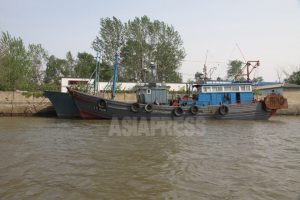 Continuous Shipwrecks of N.Korean Fishing Boats Involving Inexperienced Soldier-fishermen