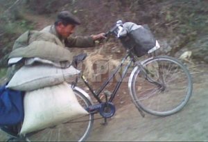 [Video Report] 'Doegurikun' the urban poor who delivers grains from farms to market