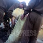 [Video Report] N.Korea Soldiers selling seaweed at a market