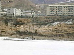 ＜PHOTO REPORT＞Sino - N.Korea Border: ［PART2］A Sign of Late Spring In the Border Town of Hyesan
