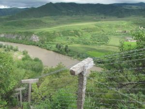 ＜Inside N.Korea＞ Installation of Electric Fence at Border Makes Defection and Smuggling Impossible