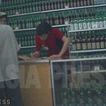 〈Photo Report- 8 (b) 〉 The Best Department Store in Pyongyang - But the Products on the Shelves are Not for Sale (2)