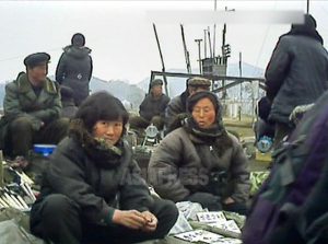 ＜Inside N. Korea＞ Hundreds mobilize in Hyesan to rally against fortune-telling and drug use