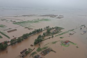 <Latest Information on Flood Damage>Railways Stopped in Northern Region, Continued Power Outages	Food Shortages Lead to Increase in Robberies