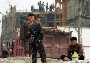 ＜Super-telephoto Lens Report＞North Korea's Flood Recovery Sites (1) Construction Workers, Including Many Women, Working High in the Sky Without Safety Equipment (7 Photos)