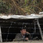 <Super-telephoto Lens Report> Sakju (2): Residents Trapped Behind Barbed Wire... Middle School Students Pointing and Laughing, Soldiers Quietly Observing (10 photos)